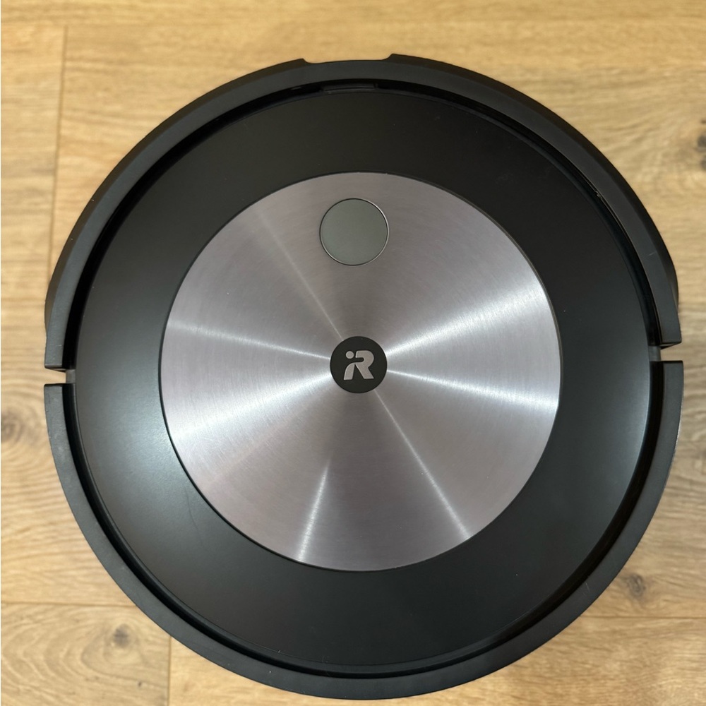 iRobot Black j7+ Vaccum